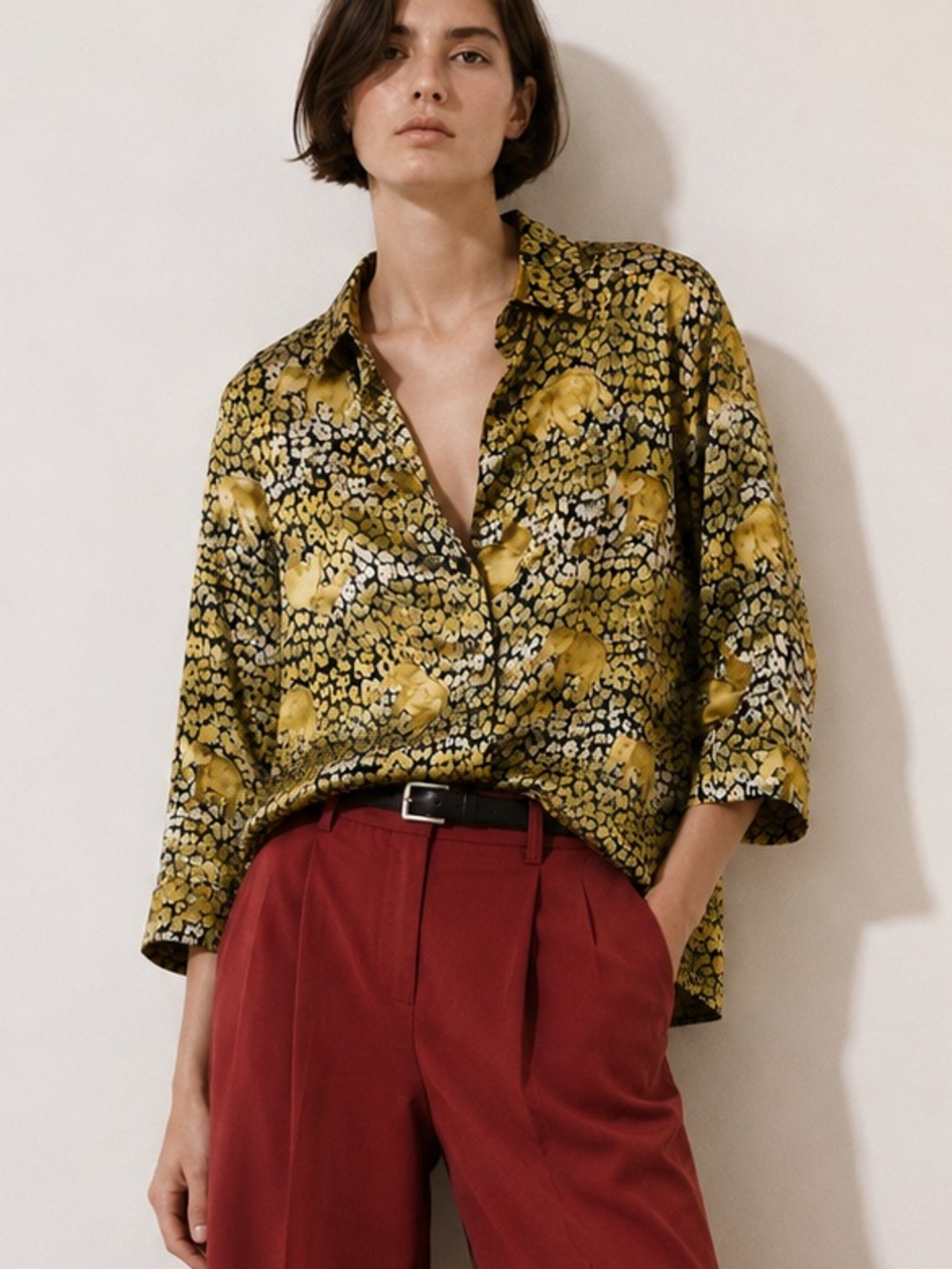 100% Silk Button Down Collared Elephant & Abstract Print Top By Silkland Size 8